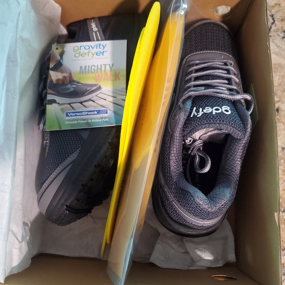 Gdefy mighty walk shoes. VersoShock -